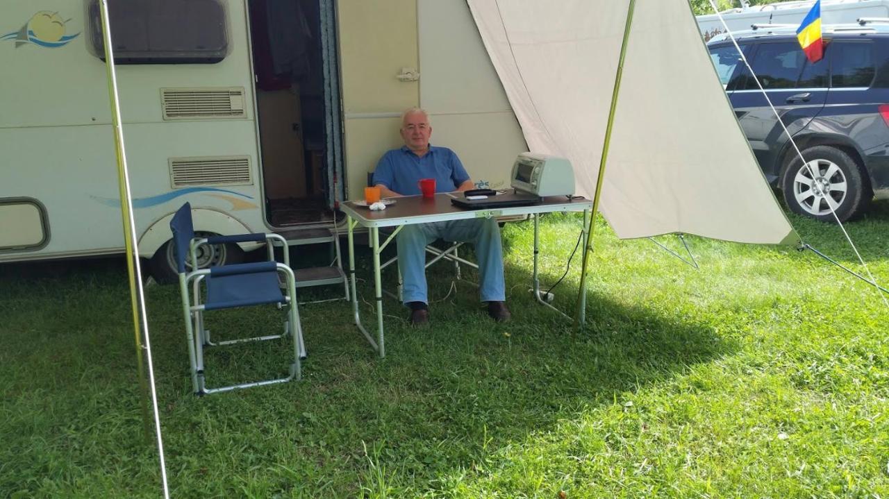 Camping Aviator, Numai Teren, Campare Pentru Rulote Autorulote Personale, Campingul Nu Are Rulote !!! Busteni Buşteni Exterior foto